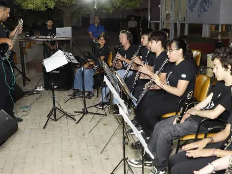 Concierto de músicos locales