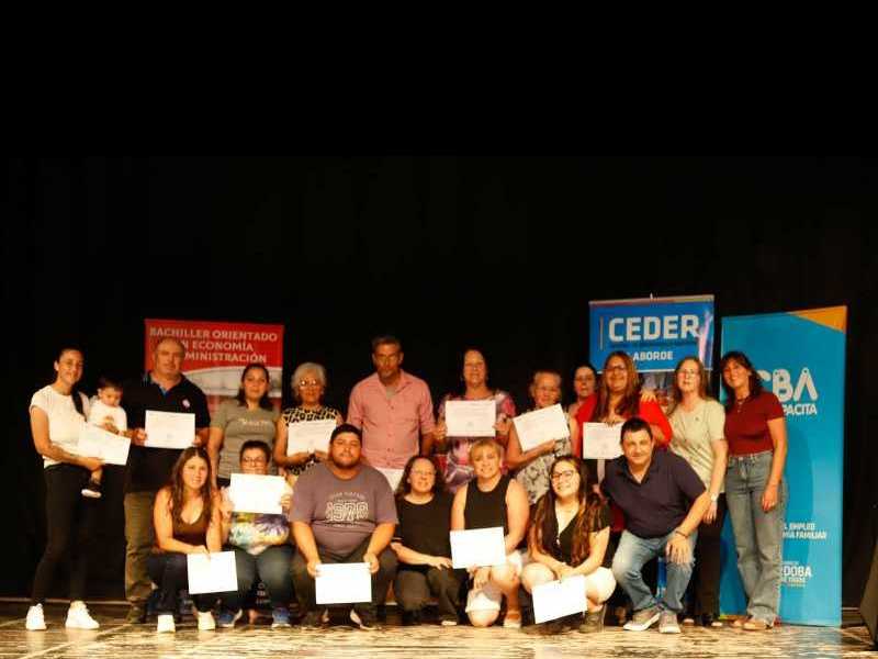 Entrega de certificados de los cursos del CEDER