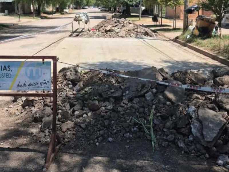 Trabajos de bacheo en puntos críticos de la localidad