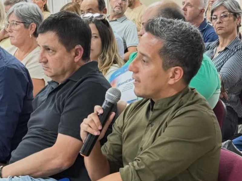 Idiazábal recibió a la Comunidad Regional Unión